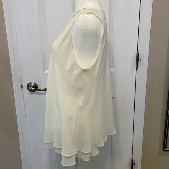 Cream sleeveless dress blouse w/detachable necklace.  Size L, never worn. - Picture 3 of 5